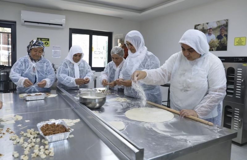 Mersin’de eski köy okulu kadınların üretim yuvası oldu