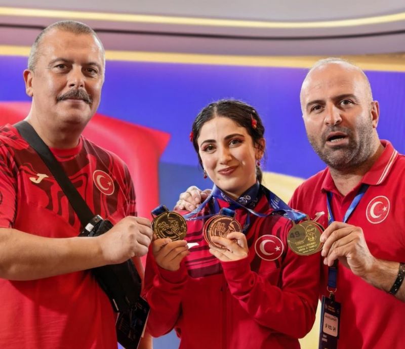 TARSUSLU MİLLİ HALTERCİ 2 AVRUPA ŞAMPİYON OLDU