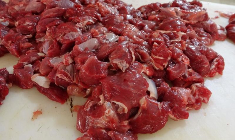 Mersin’de tek tırnaklı et alarmı: Vatandaş tedirgin, kasaplar tepkili!