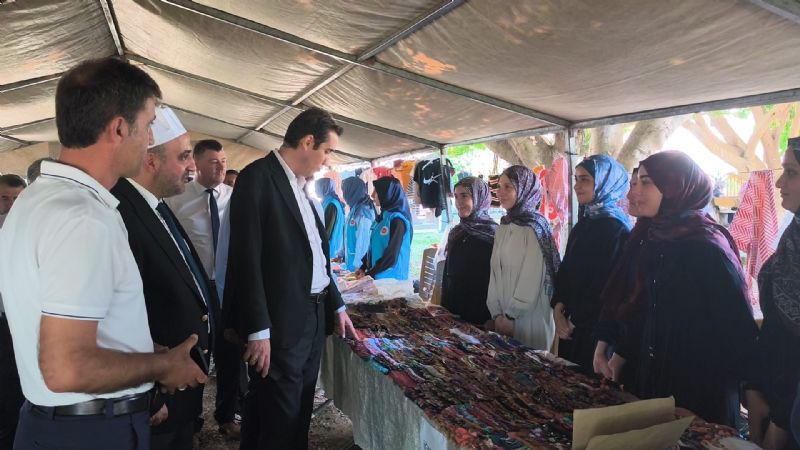 BOZYAZI’DA KUR’AN KURSU ÖĞRENCİLERİ İÇİN HAYIR ÇARŞISI AÇILDI