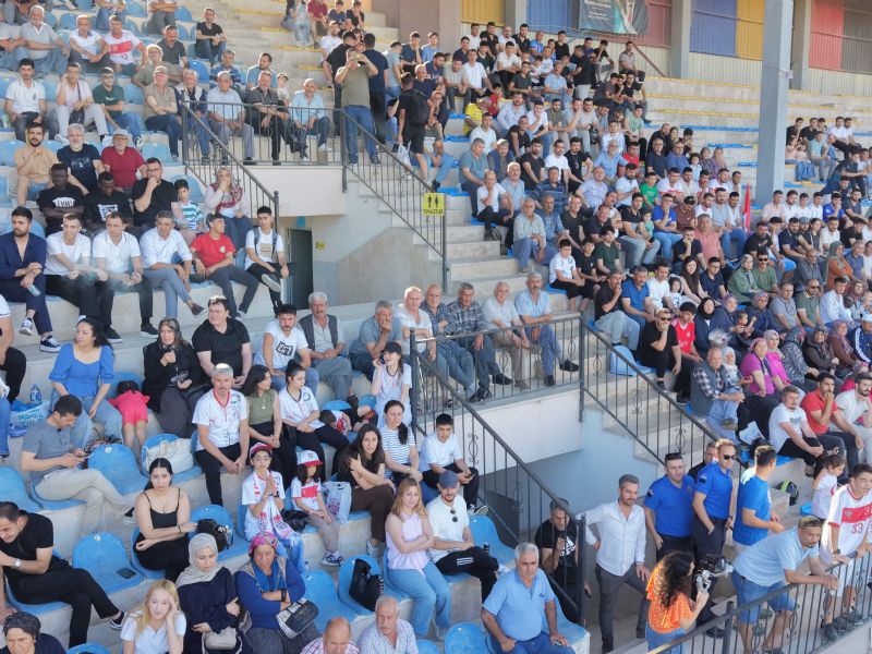 TARSUS’TA KÖYLER ARASI FUTBOL HEYECANI BAŞLADI