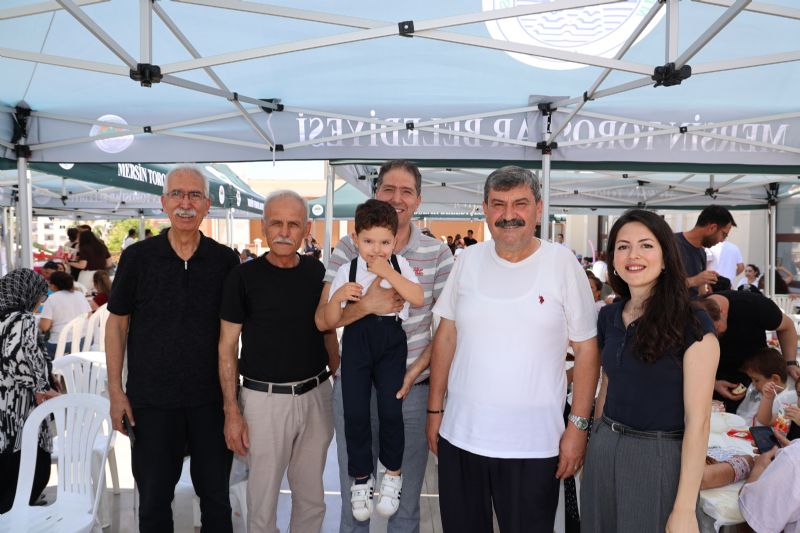 ÇOCUK ŞENLİĞİNE DÖNÜŞEN KUTLAMA